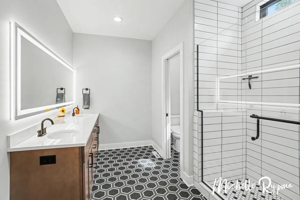 5812 Timber Bluff Trail Manlius Township MI 49408