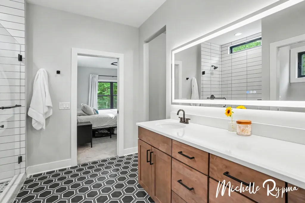 5812 Timber Bluff Trail Manlius Township MI 49408