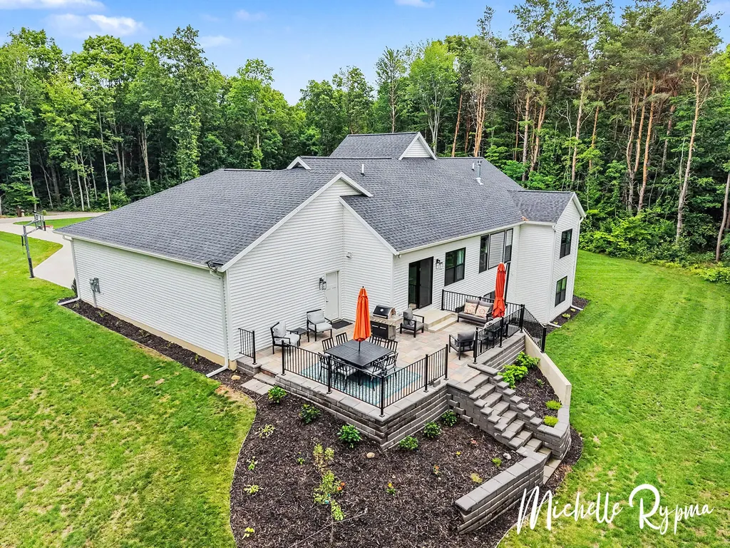 5812 Timber Bluff Trail Manlius Township MI 49408