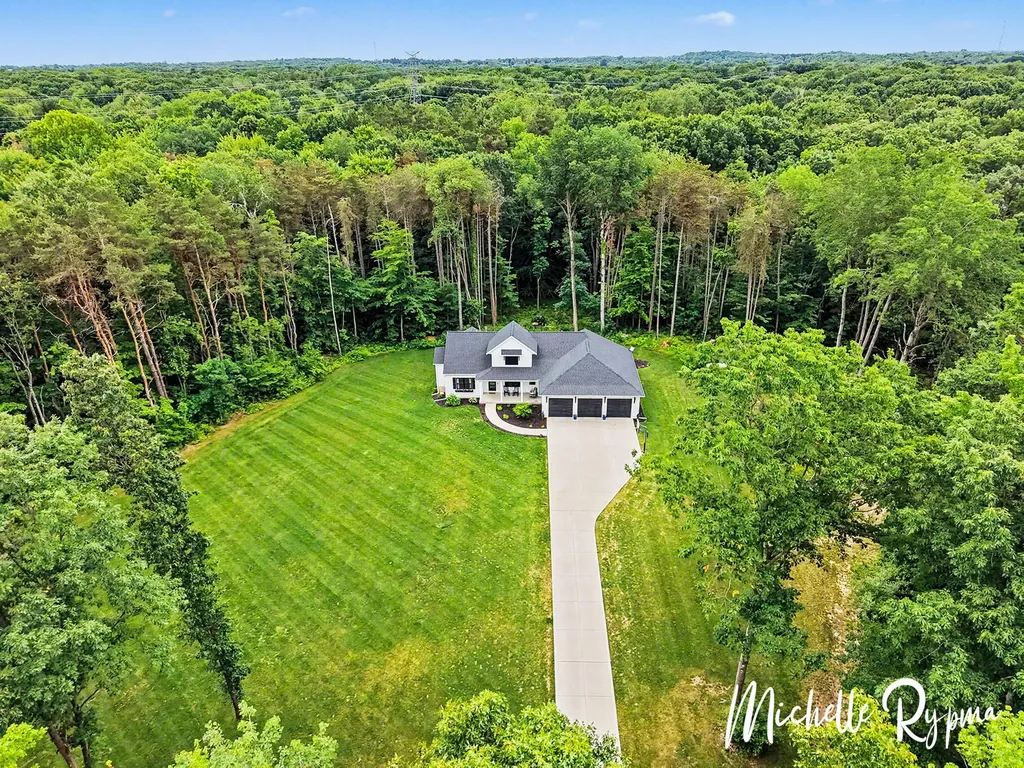5812 Timber Bluff Trail Manlius Township MI 49408