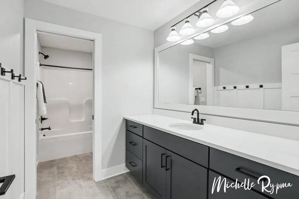 5812 Timber Bluff Trail Manlius Township MI 49408