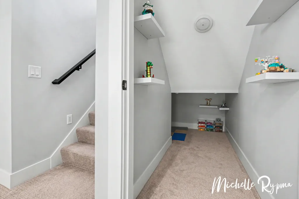 5812 Timber Bluff Trail Manlius Township MI 49408