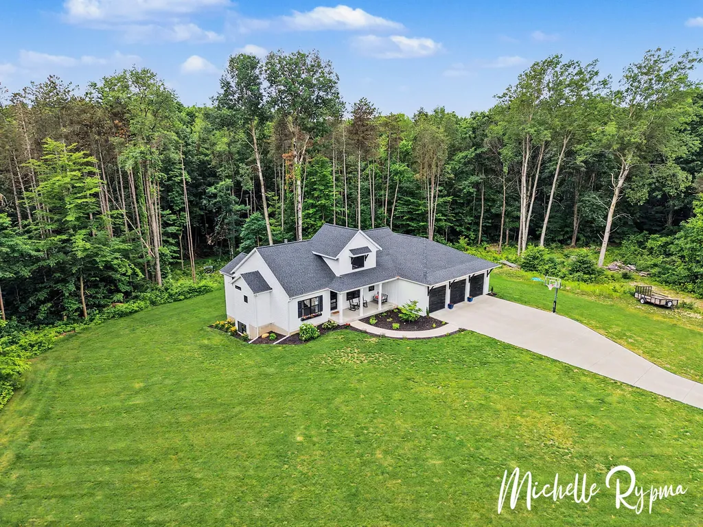5812 Timber Bluff Trail Manlius Township MI 49408
