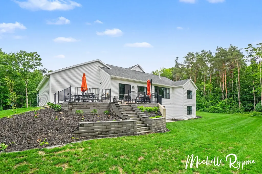 5812 Timber Bluff Trail Manlius Township MI 49408