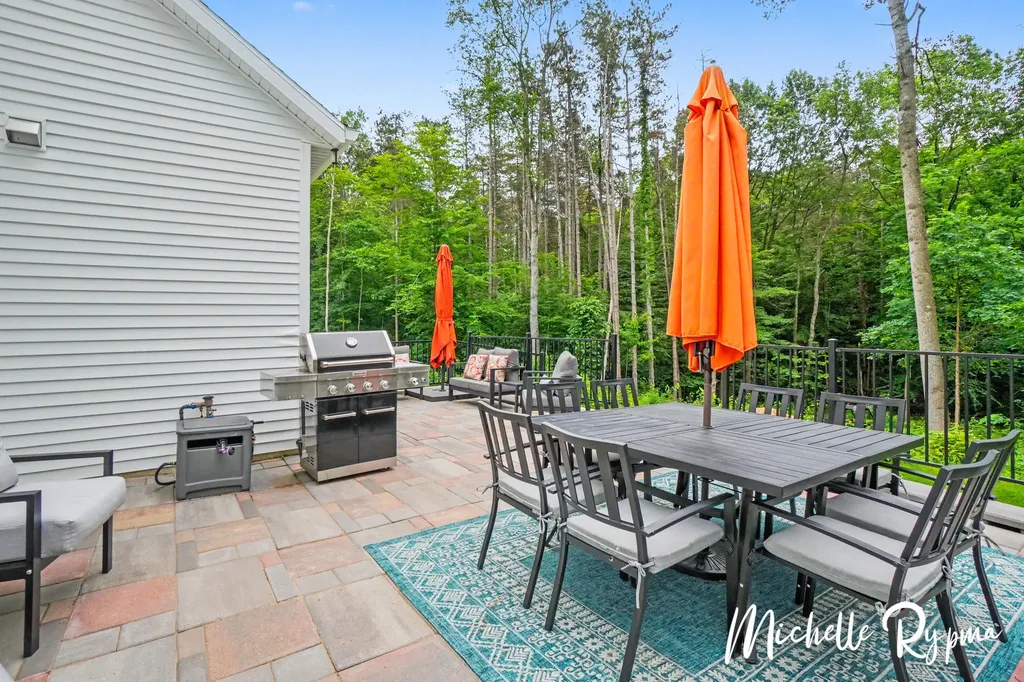 5812 Timber Bluff Trail Manlius Township MI 49408
