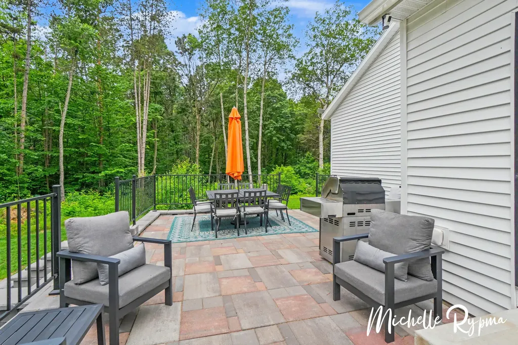 5812 Timber Bluff Trail Manlius Township MI 49408