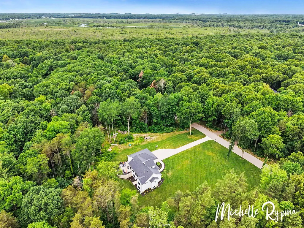 5812 Timber Bluff Trail Manlius Township MI 49408