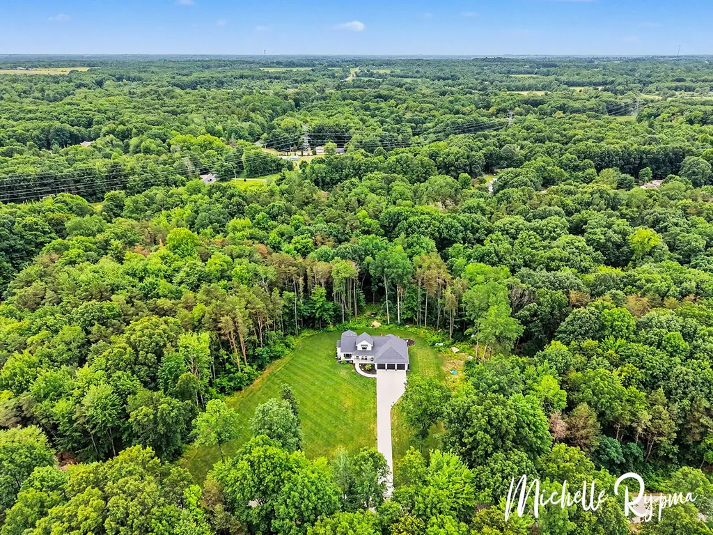 5812 Timber Bluff Trail Manlius Township MI 49408