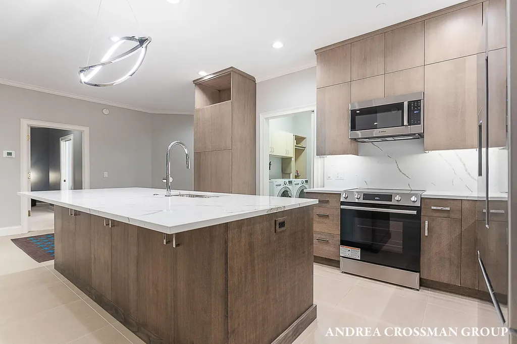 141 Central Avenue Holland City MI 49423