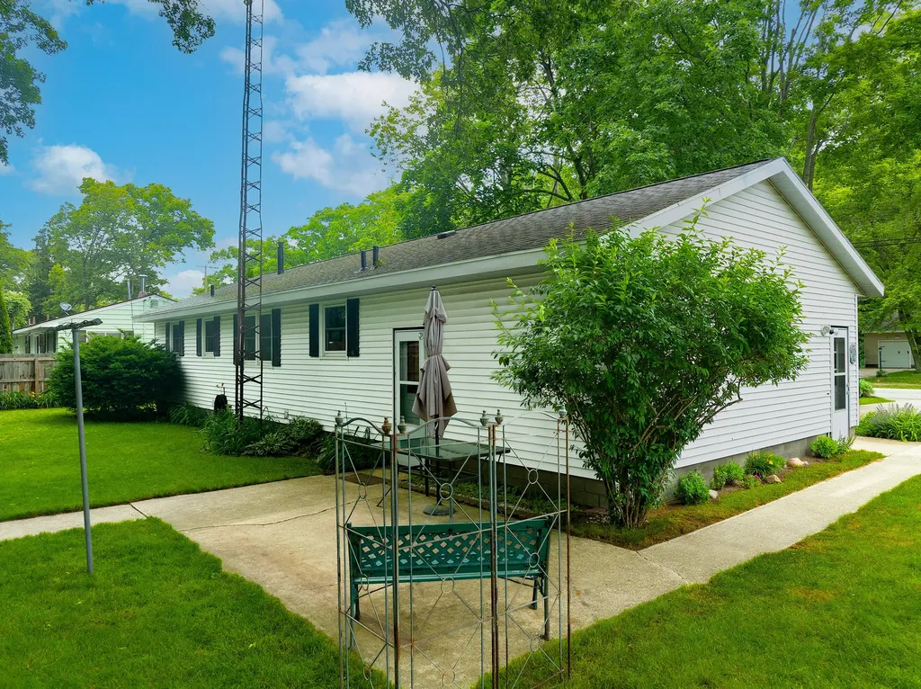 4457 Poulin Street Norton Shores City MI 49441
