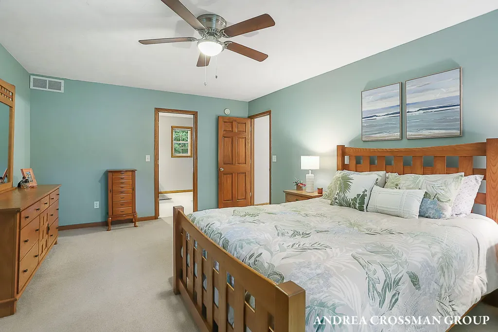 15213 Meadowwood Drive Grand Haven Charter Township MI 49417