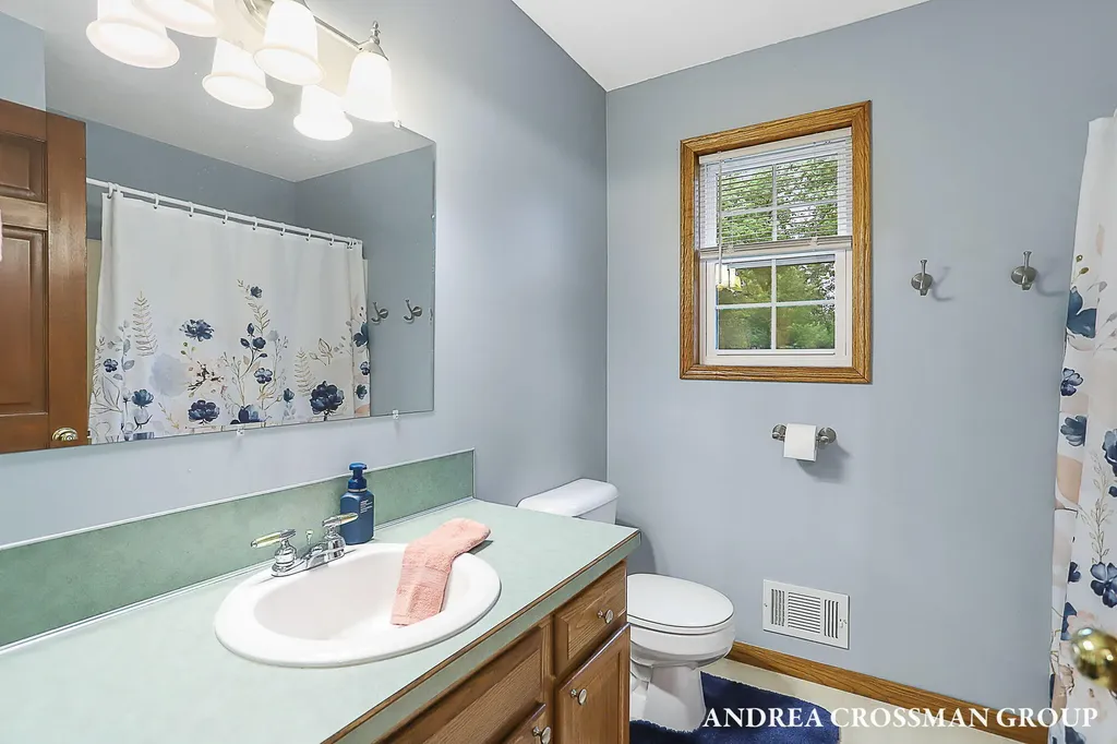 15213 Meadowwood Drive Grand Haven Charter Township MI 49417