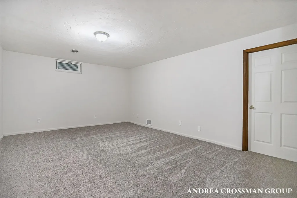 15213 Meadowwood Drive Grand Haven Charter Township MI 49417
