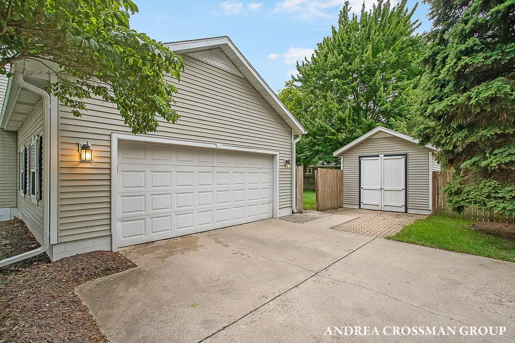15213 Meadowwood Drive Grand Haven Charter Township MI 49417