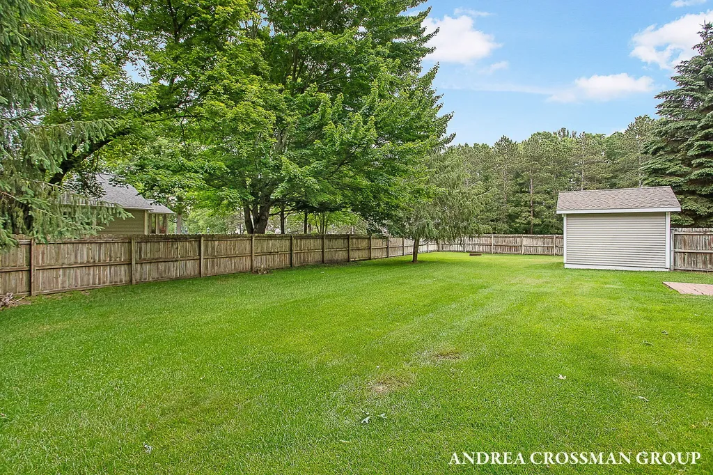 15213 Meadowwood Drive Grand Haven Charter Township MI 49417