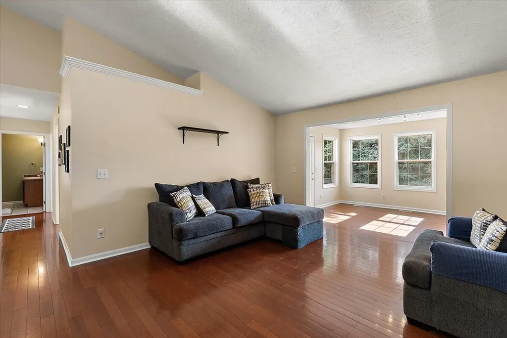 2960 Bentbrooke Drive Holland Charter Township MI 49424