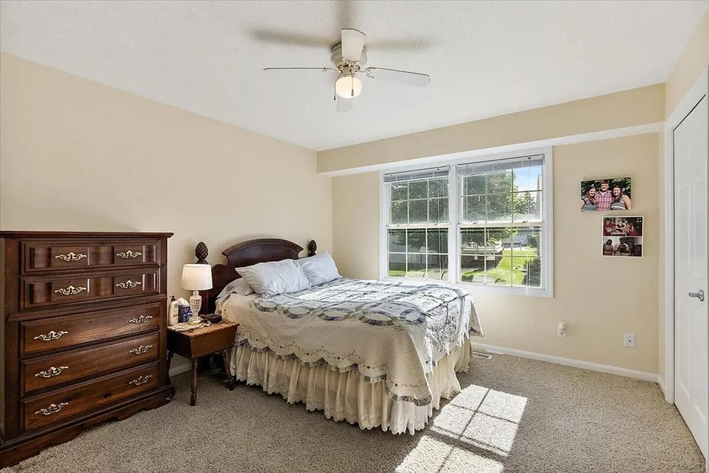 2960 Bentbrooke Drive Holland Charter Township MI 49424