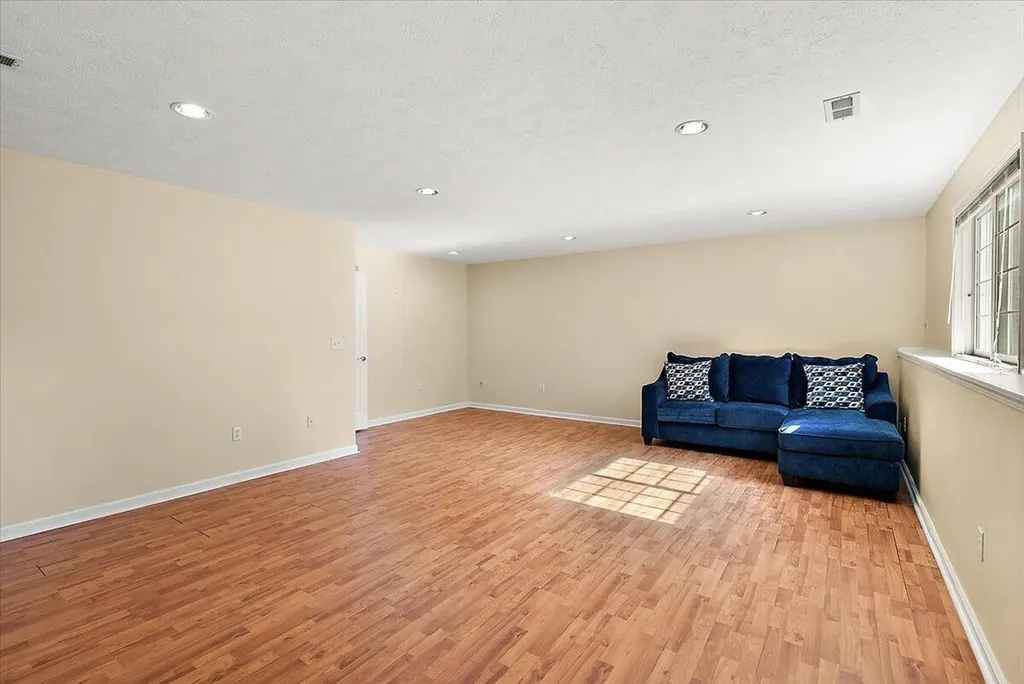 2960 Bentbrooke Drive Holland Charter Township MI 49424