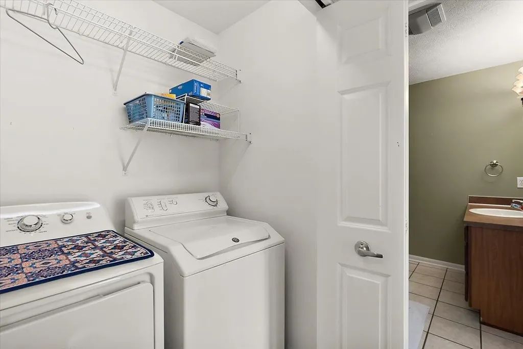 2960 Bentbrooke Drive Holland Charter Township MI 49424