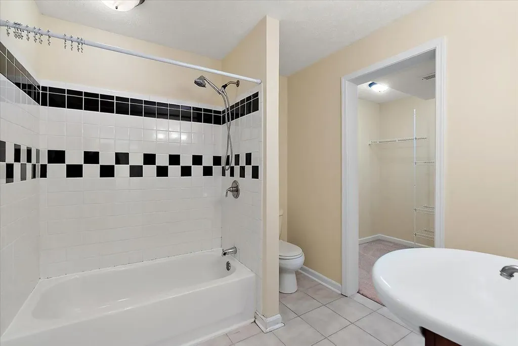 2960 Bentbrooke Drive Holland Charter Township MI 49424