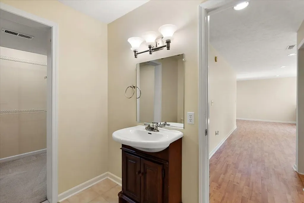2960 Bentbrooke Drive Holland Charter Township MI 49424