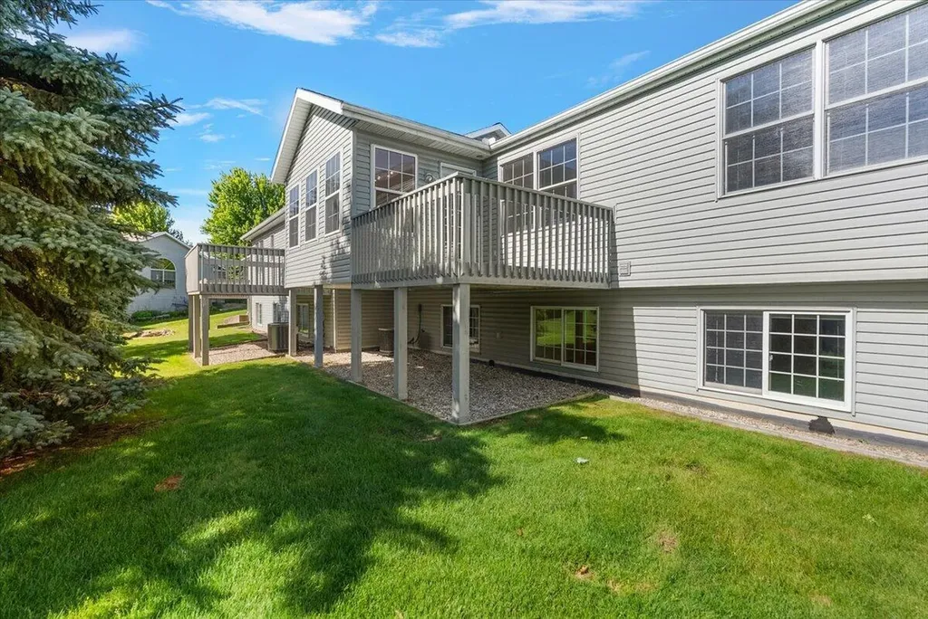 2960 Bentbrooke Drive Holland Charter Township MI 49424