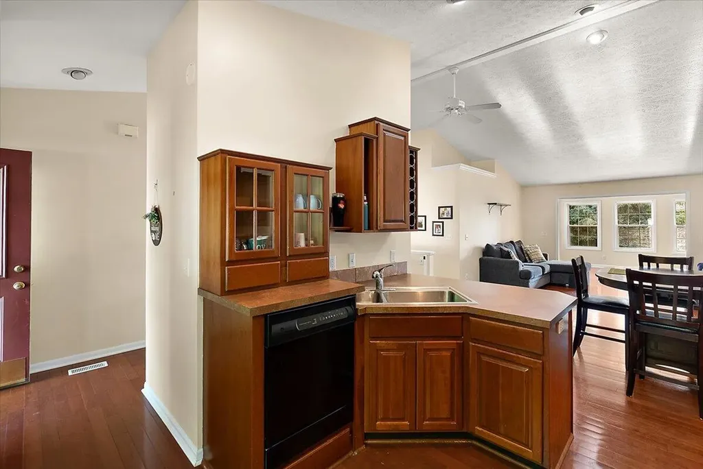 2960 Bentbrooke Drive Holland Charter Township MI 49424