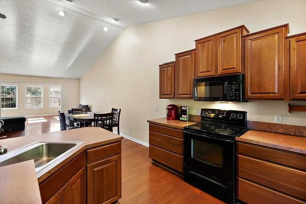 2960 Bentbrooke Drive Holland Charter Township MI 49424