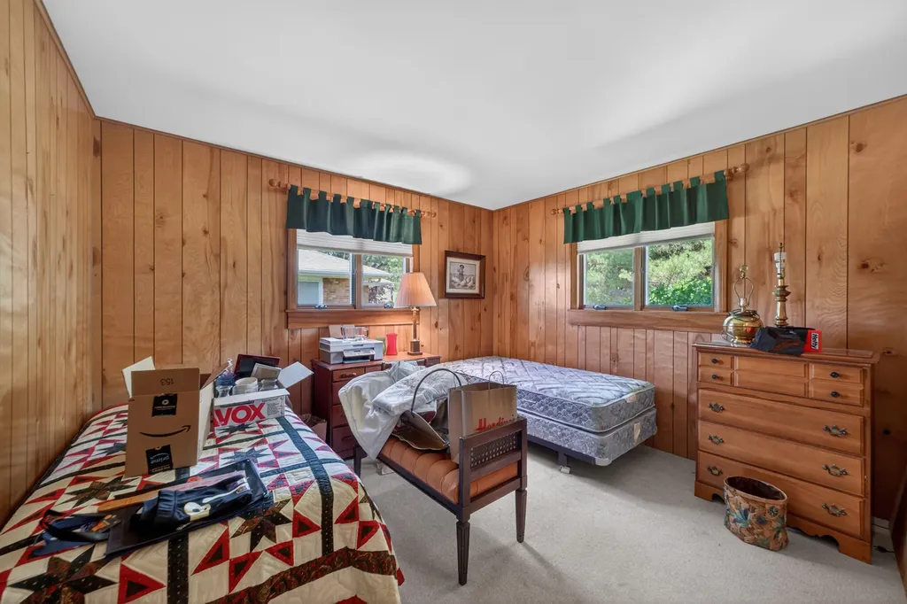 909 Tostenabe North Muskegon City MI 49445