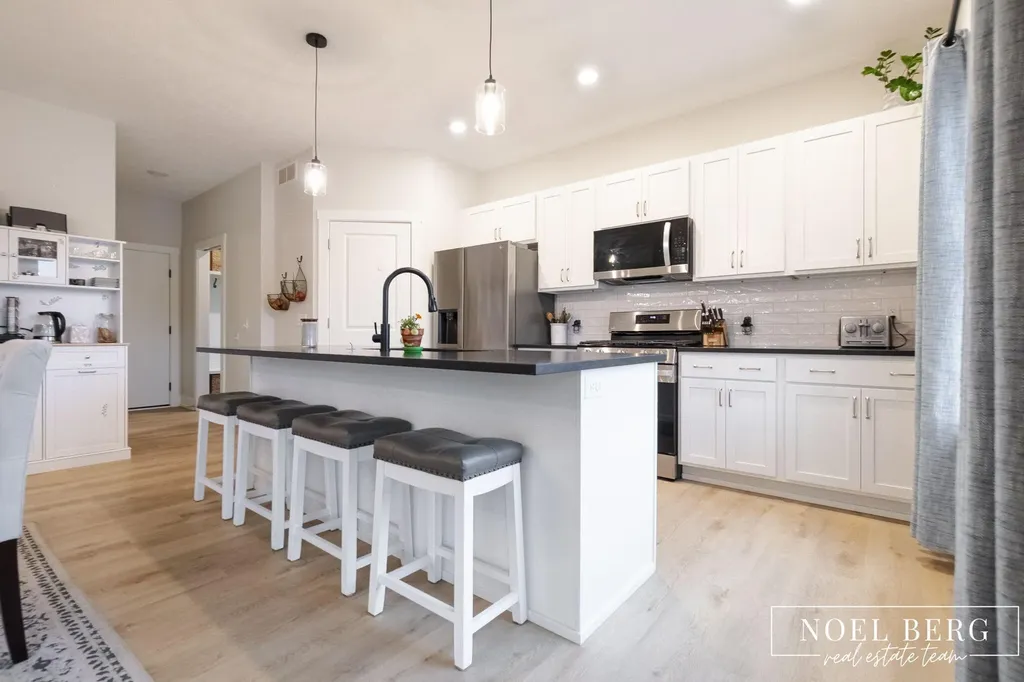7253 Atwater Drive Norton Shores City MI 49456