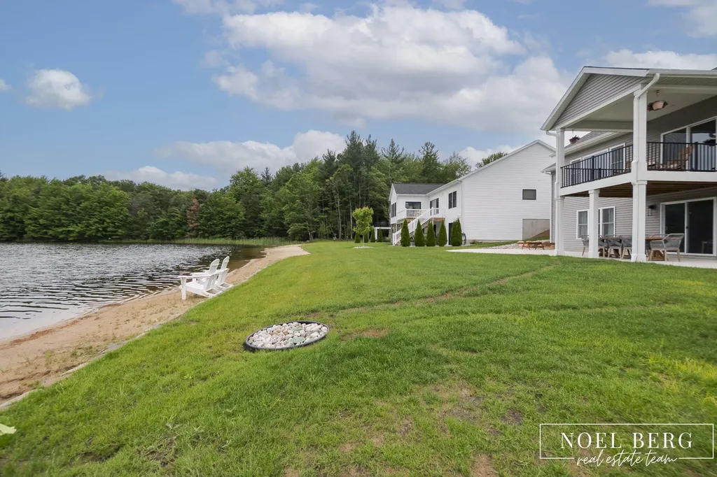 7253 Atwater Drive Norton Shores City MI 49456