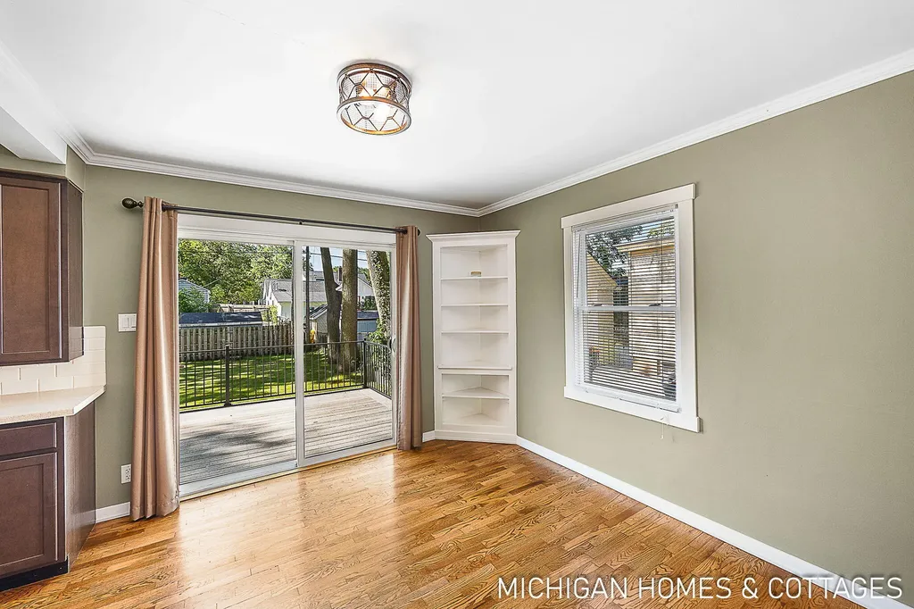 52 W 27th Street Holland City MI 49423