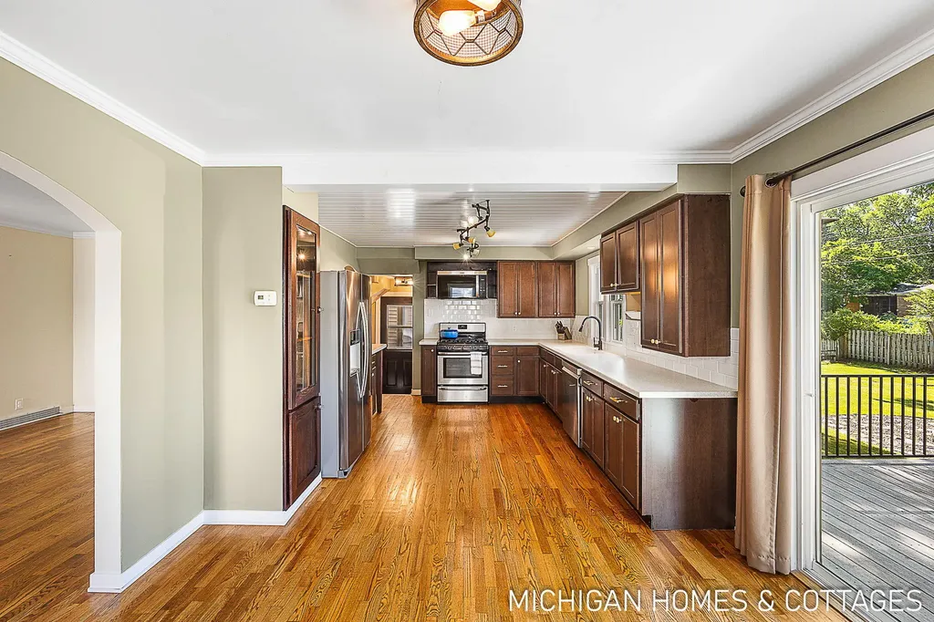 52 W 27th Street Holland City MI 49423