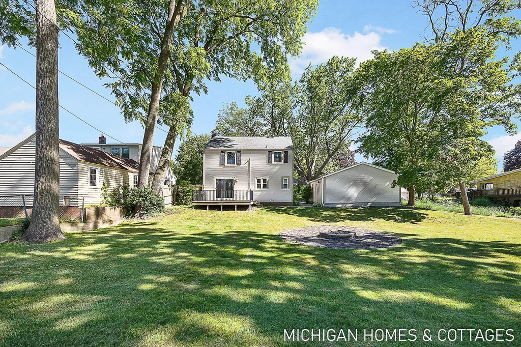 52 W 27th Street Holland City MI 49423