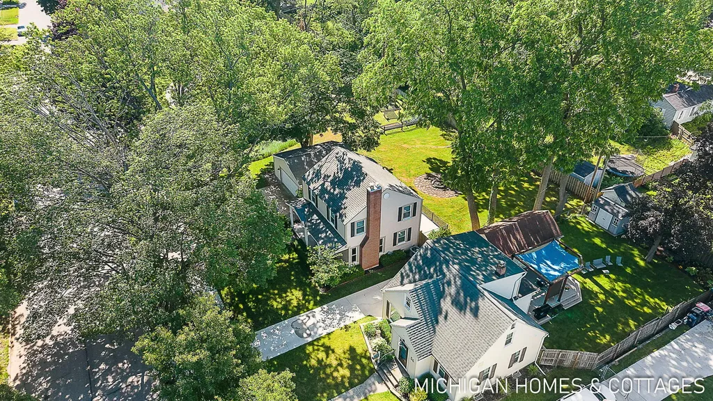 52 W 27th Street Holland City MI 49423