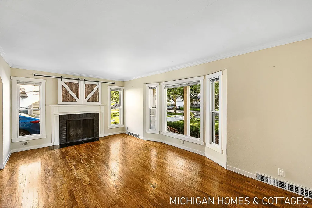 52 W 27th Street Holland City MI 49423