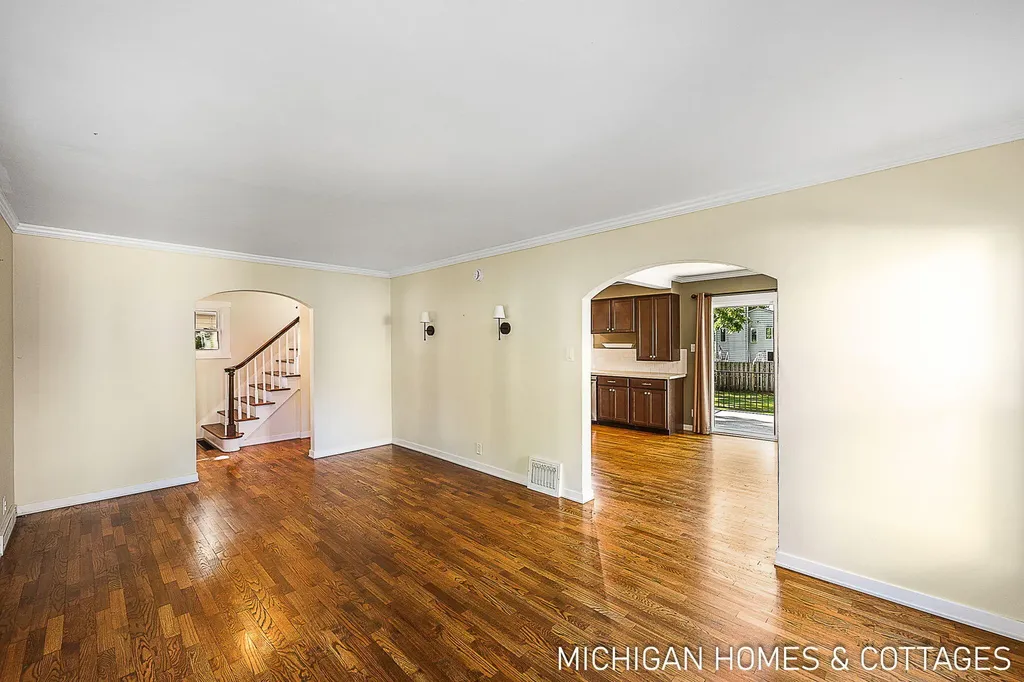 52 W 27th Street Holland City MI 49423