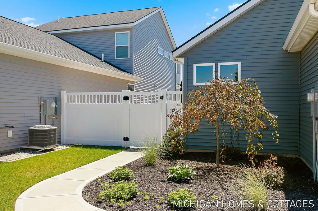14215 Clubside Lane Holland Charter Township MI 49424