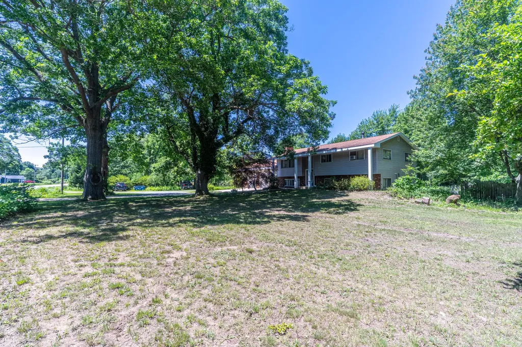 3570 E Sternberg Road Fruitport Charter Township MI 49415