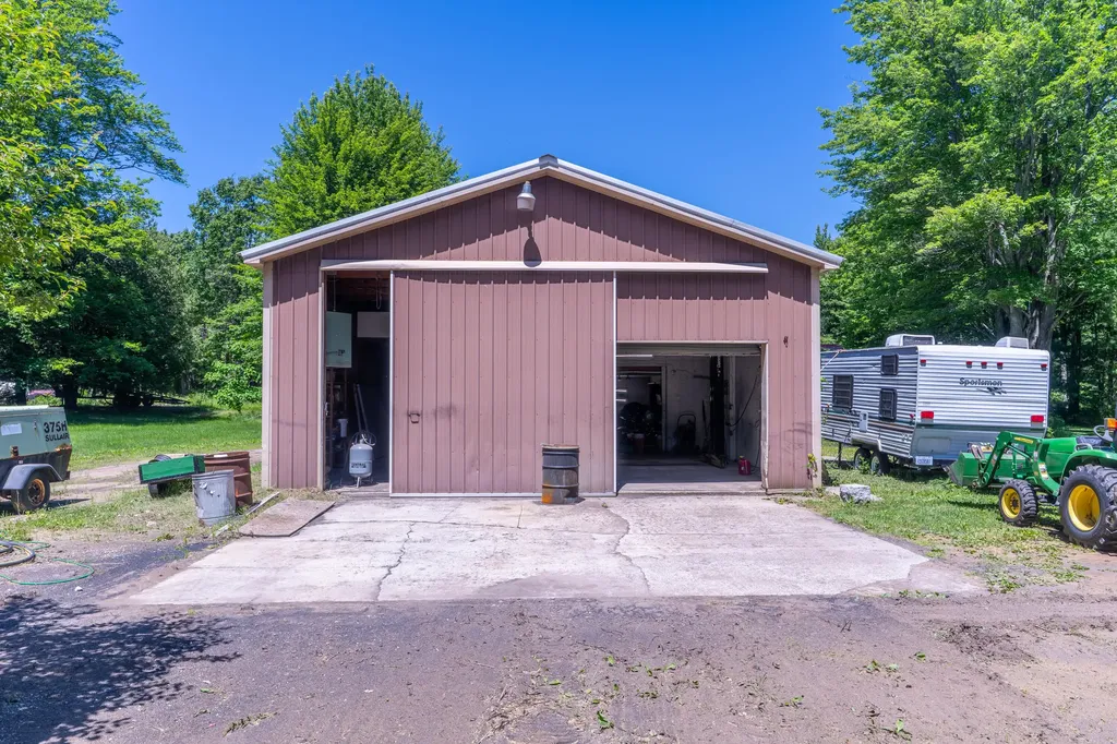 3570 E Sternberg Road Fruitport Charter Township MI 49415