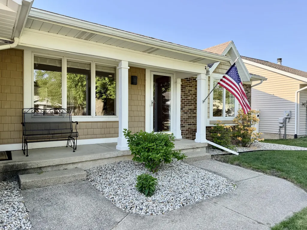 945 Pembroke Street SE Kentwood City MI 49508