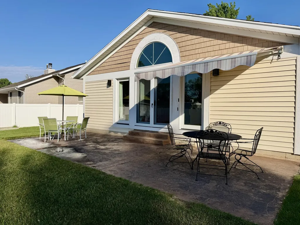 945 Pembroke Street SE Kentwood City MI 49508