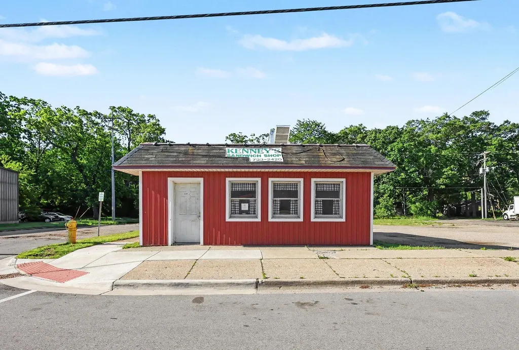 323 E Broadway Avenue Muskegon Heights City MI 49444