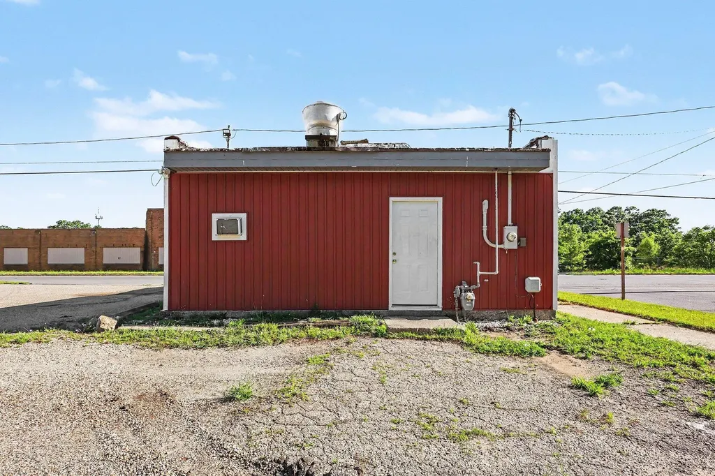 323 E Broadway Avenue Muskegon Heights City MI 49444