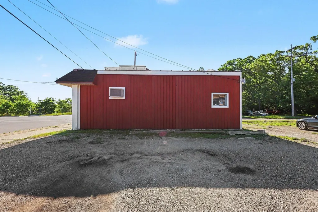 323 E Broadway Avenue Muskegon Heights City MI 49444
