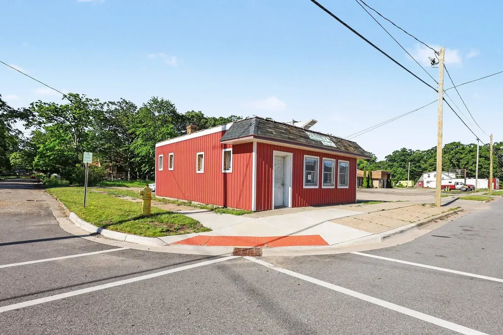 323 E Broadway Avenue Muskegon Heights City MI 49444