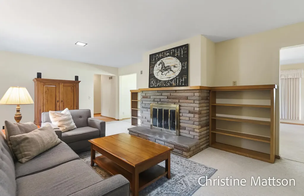 1913 Crestwood Lane Norton Shores City MI 49441