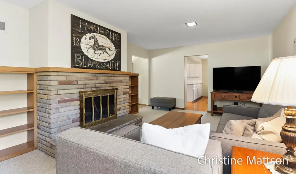 1913 Crestwood Lane Norton Shores City MI 49441