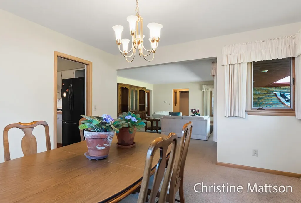 1913 Crestwood Lane Norton Shores City MI 49441