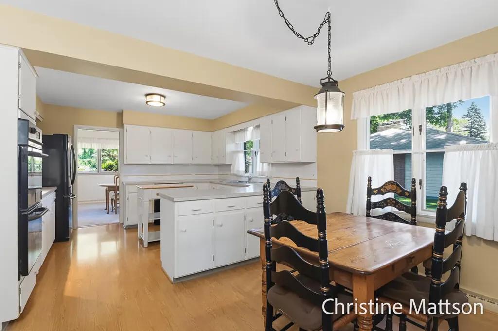 1913 Crestwood Lane Norton Shores City MI 49441